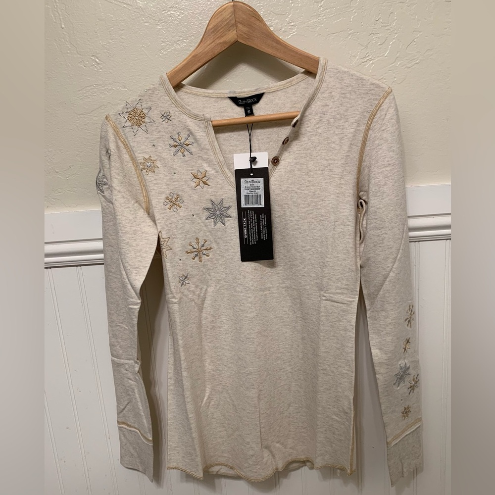 Alp N Rock Women’s Henley. Size Small